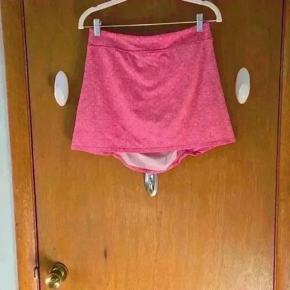 Soybu, pink/grey pattern athletic skirt. Size small. - Picture 4 of 5